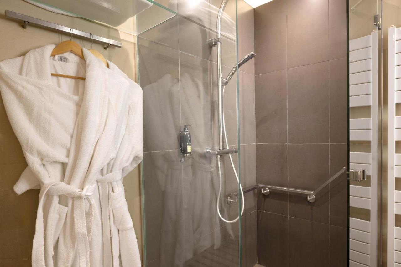 Le Vieux Pont Hotel Belcastel  Ngoại thất bức ảnh