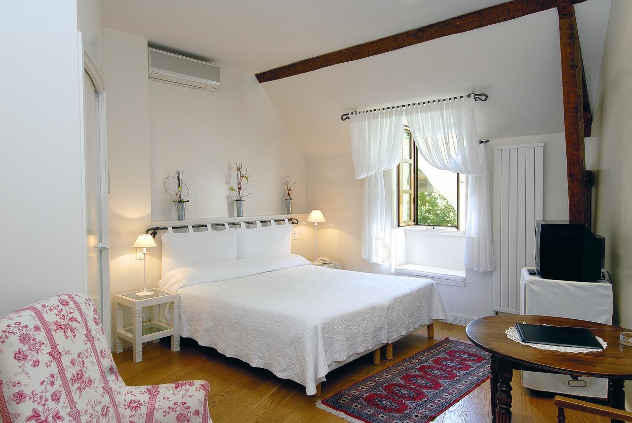 Le Vieux Pont Hotel Belcastel  Ngoại thất bức ảnh